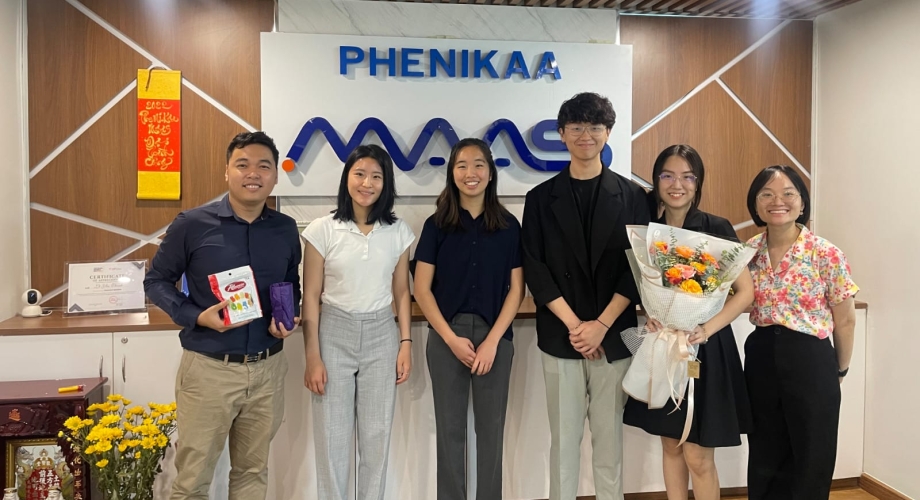Rebecca Peng with her fellow interns and supervisors on her first day of work.